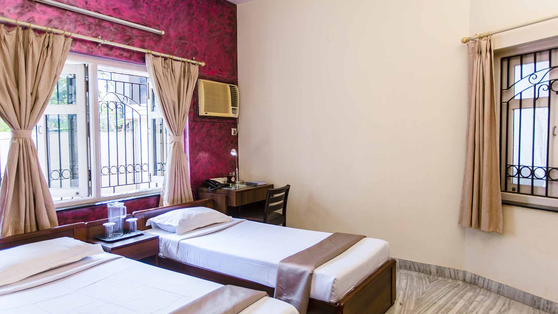 Inscale slider images